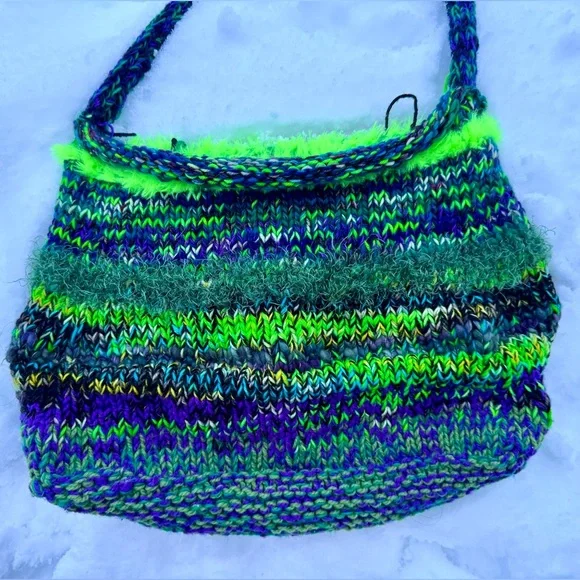 Vibrant Multicolor Knit Tote Bag - Picture 15 of 17